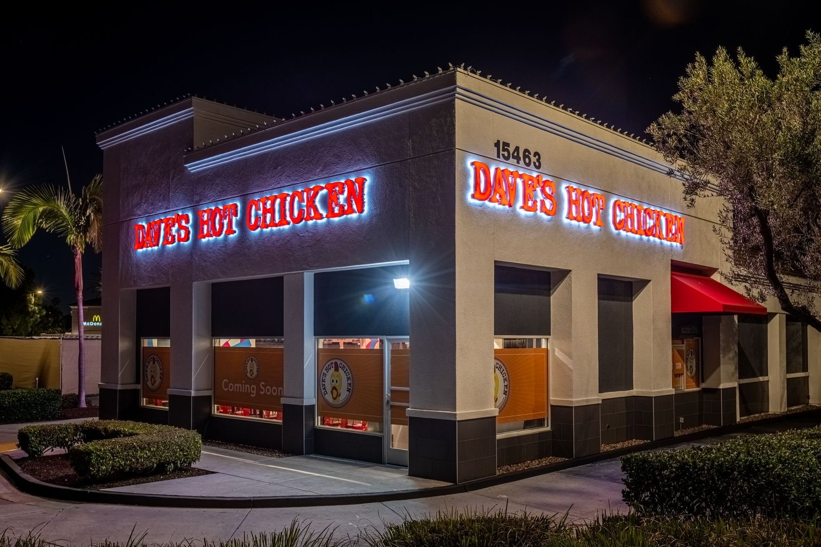 Dave's Hot Chicken signage, Irvine, CA