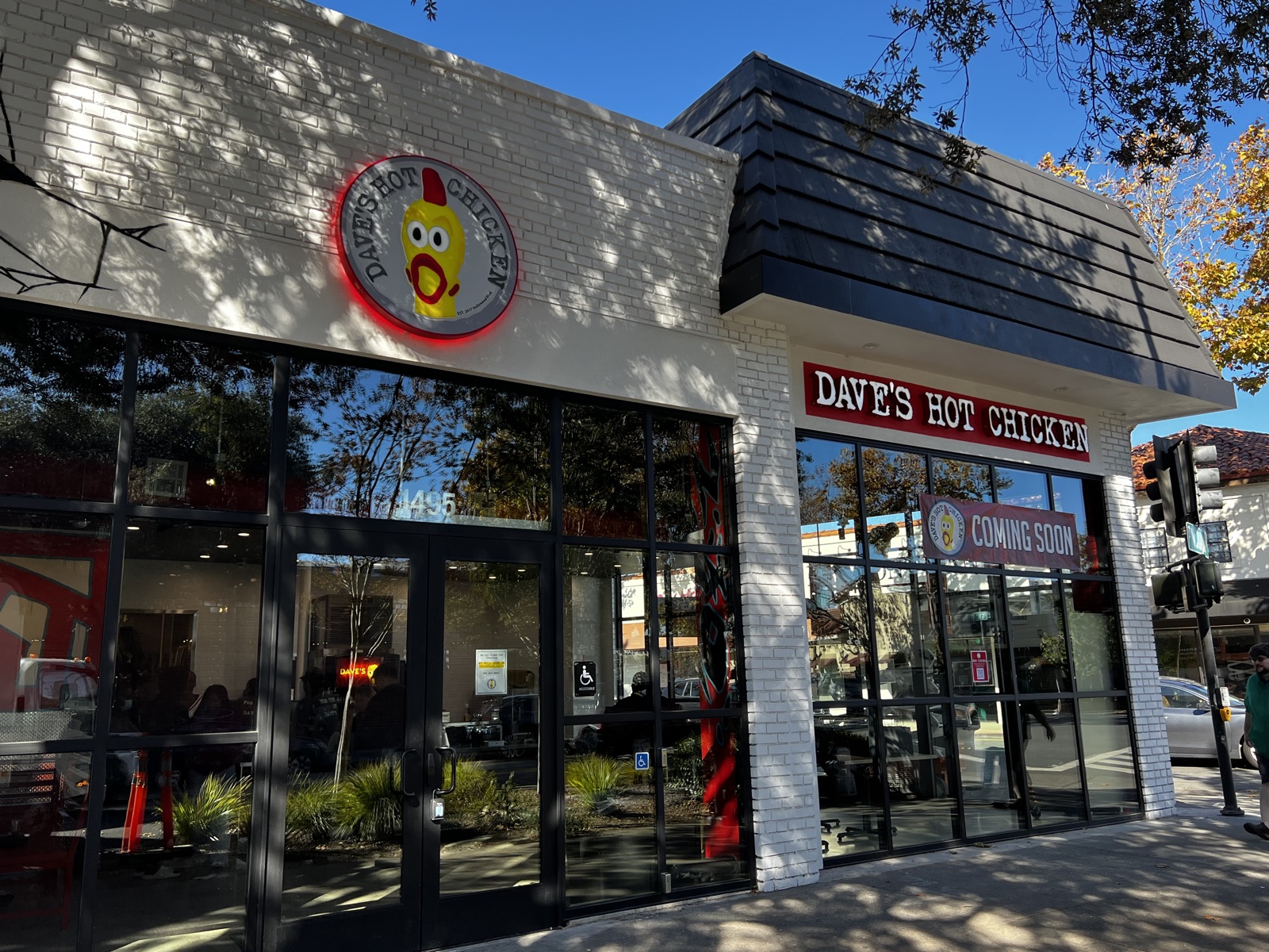 Dave's Hot Chicken signage, San Leandro, CA