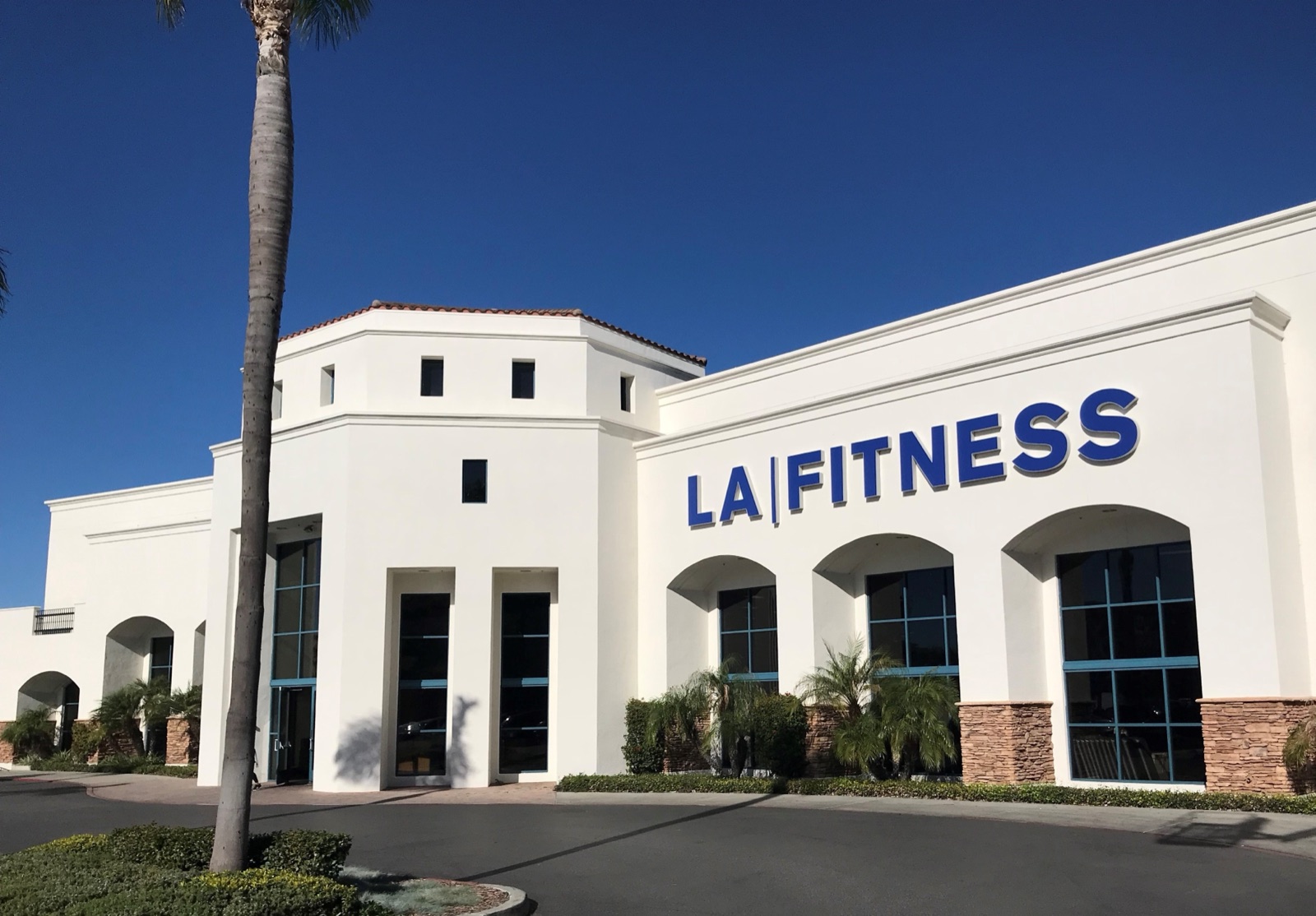 LA Fitness Montalvo Square signage, Ventura, CA