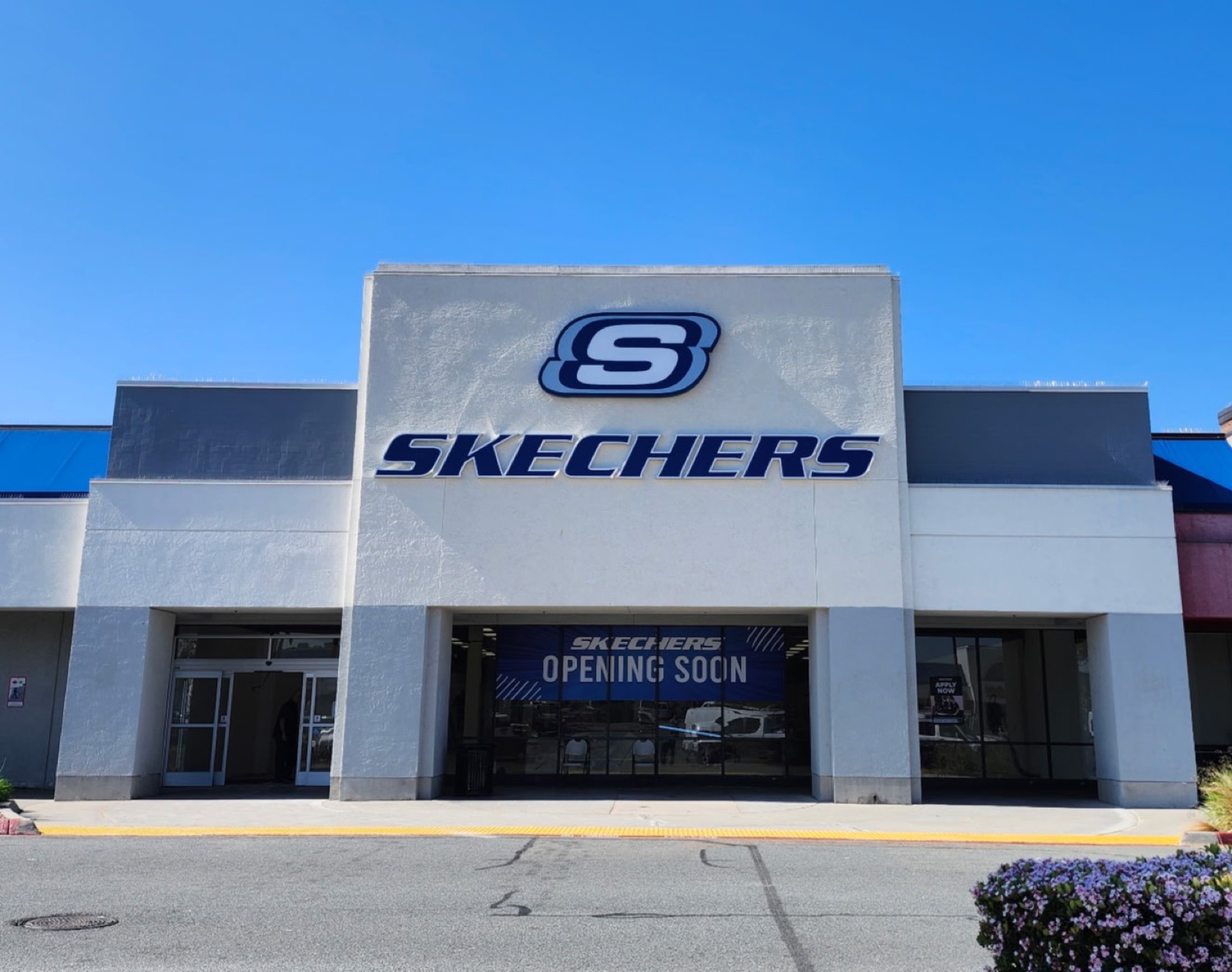 Skechers Loma Square signage, San Diego, CA