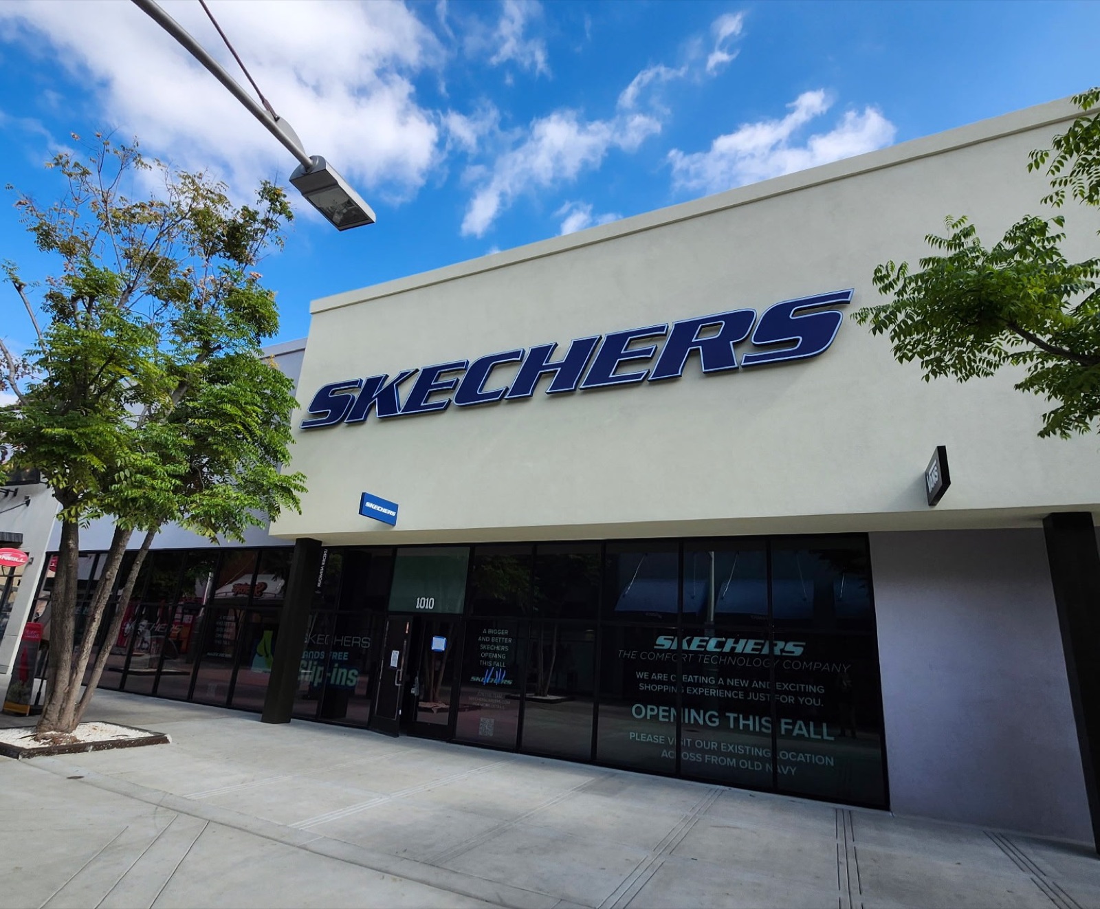 Skechers Outlets at Orange signage, Orange, CA